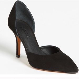 Vince pumps